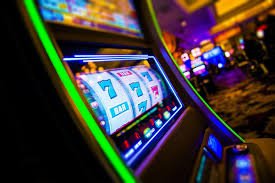 Fase pengungkapan kartu komunal Dealer dan kartu komunal dalam Texas Hold'em Bonus
